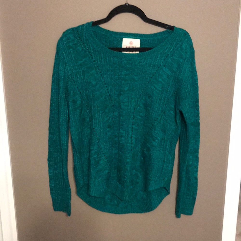 Pullover sweater